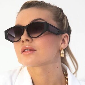 otra poppy matte black oval retro y2k statement sunglasses eyewear NEW